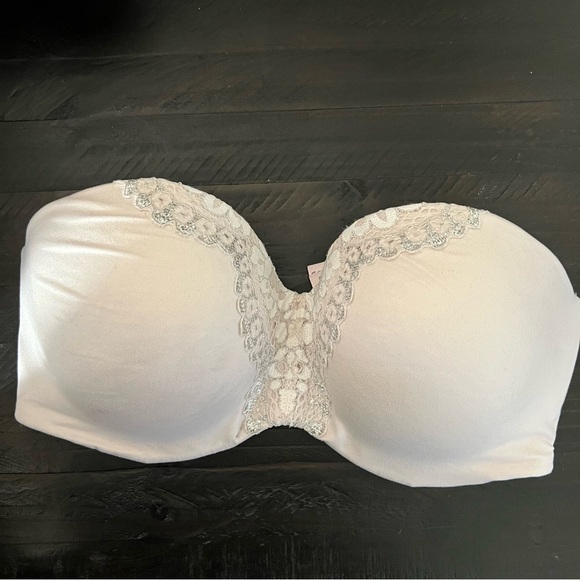 Victoria’s Secret Body by Victoria Strapless Bra 32DDD - Picture 1 of 4